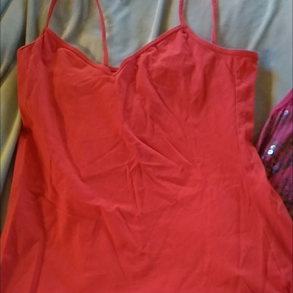 4 Tank Tops Medium/Large - Picture 4 of 7